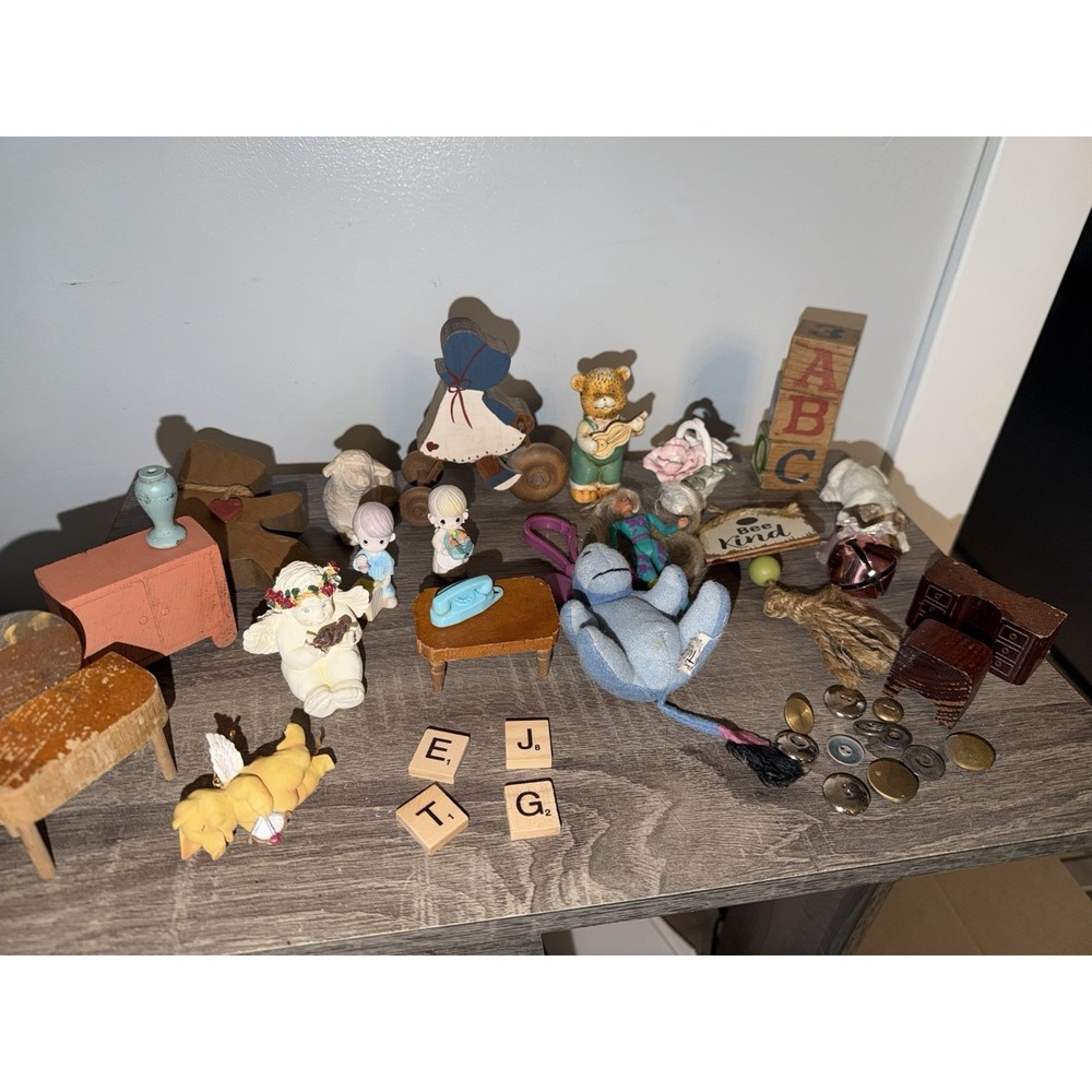 Vtg & unique Large Trinket Lot 30+ Pieces Good For Trinket Shelves Or Collection